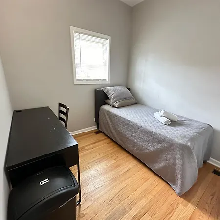 Wonderful Room Close To Downtown Chicago - Free Parking
