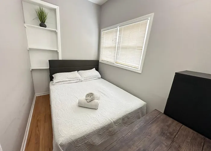 Homestay Wonderful Close To Downtown - Free Parking *