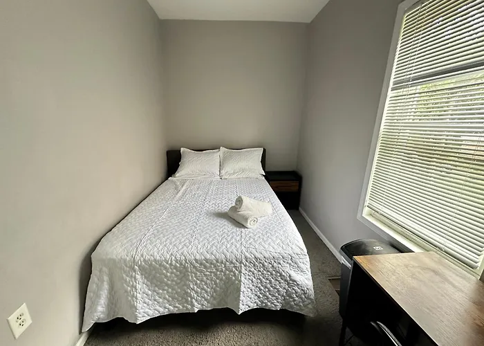 Wonderful Close To Downtown - Free Parking
