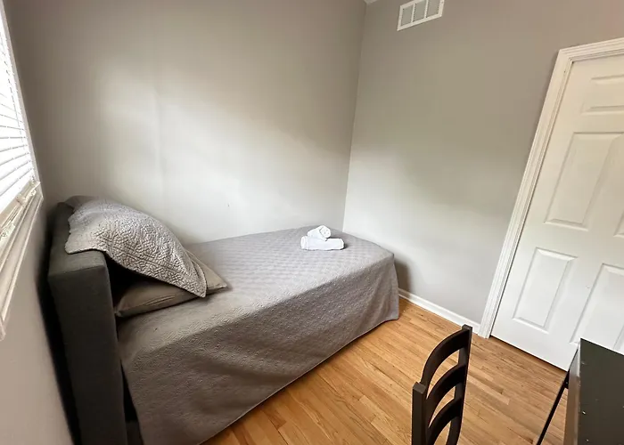 Wonderful Close To Downtown - Free Parking