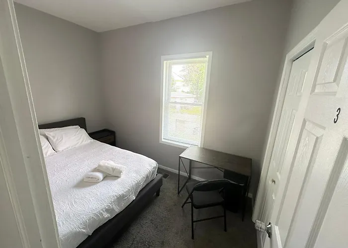 Wonderful Close To Downtown - Free Parking Homestay *