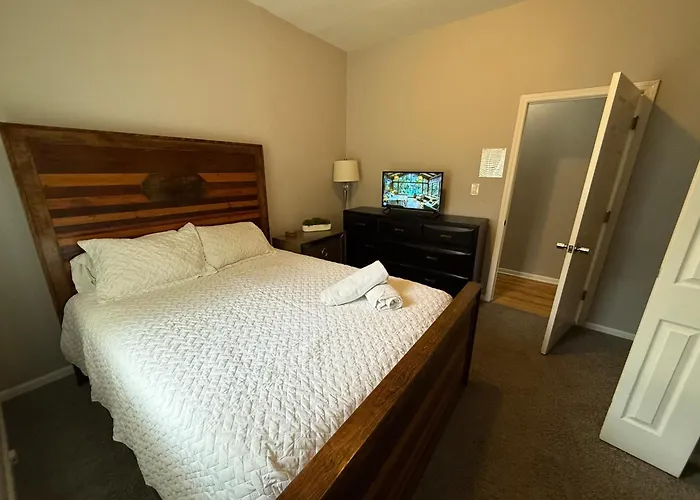 Wonderful Close To Downtown - Free Parking